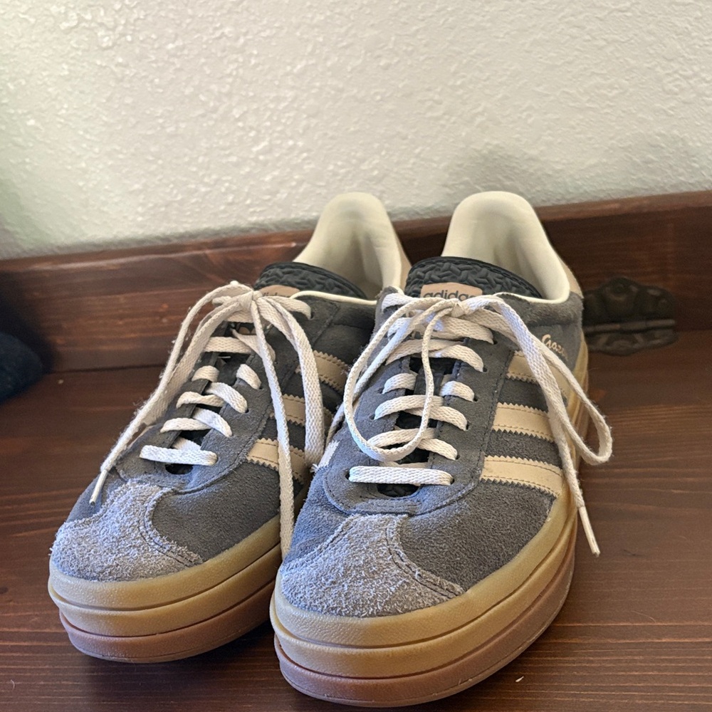 Adidas Gazelle Bold Platform Sneakers Grey Six Magic Beige Size 8.5